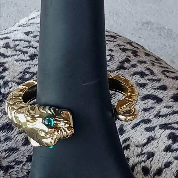 Beautiful panther cuff bracelet from Neiman Marcus - Picture 3 of 4